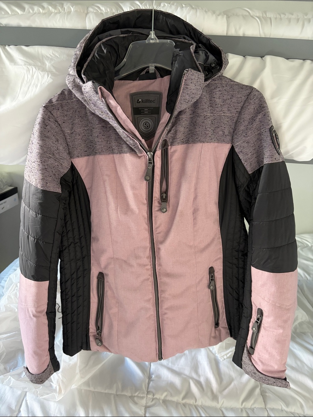 Killtec Women's Insulated Technical Ski Jacket finished in a soft mauve  size 10